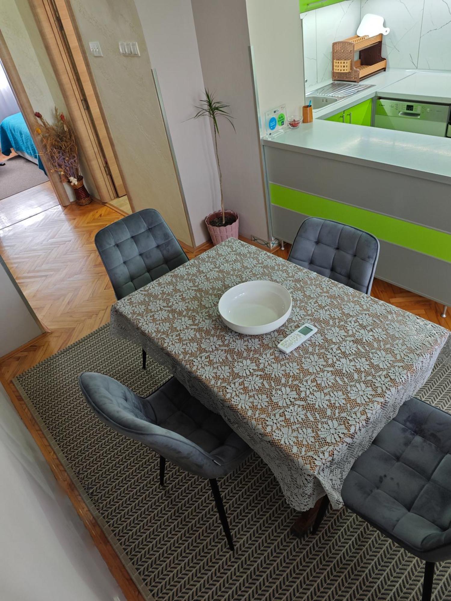 Apartman Julija Donji Milanovac Exterior photo