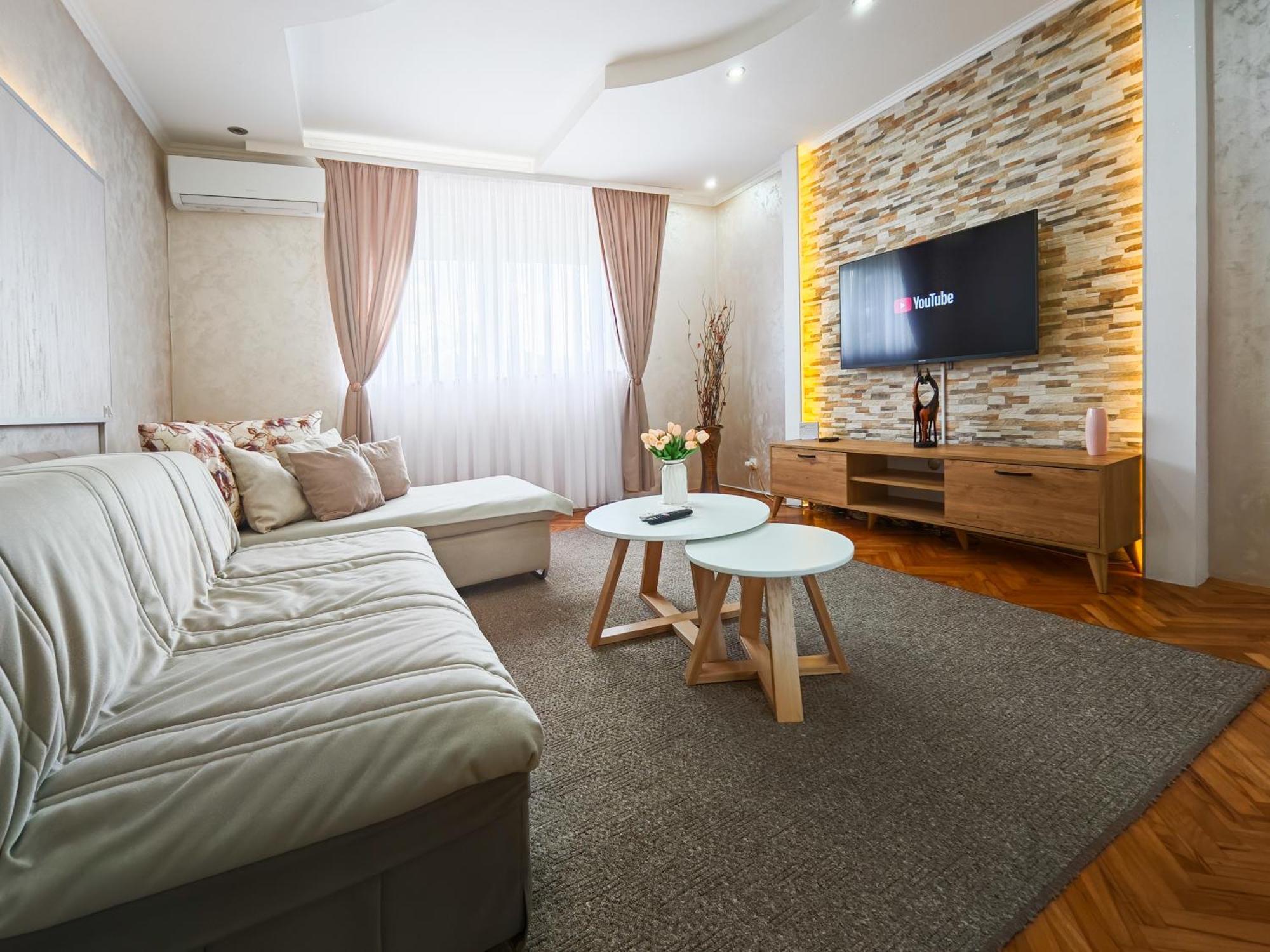 Apartman Julija Donji Milanovac Exterior photo